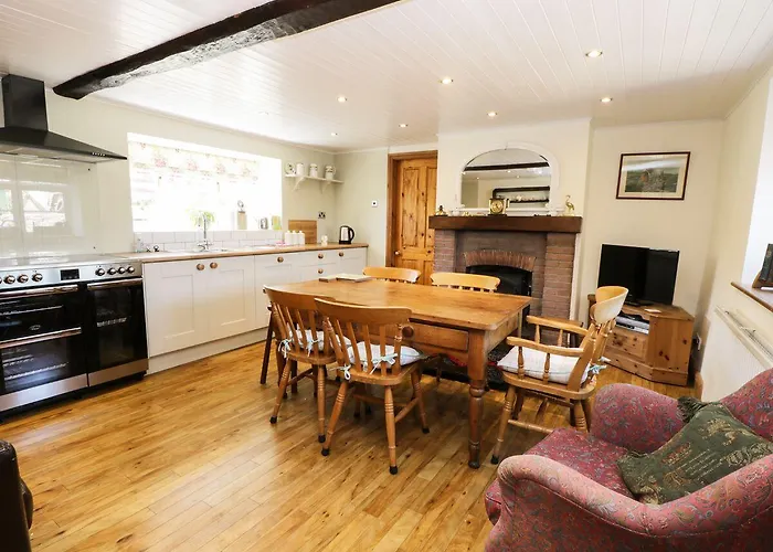 Auburn House * Nawton