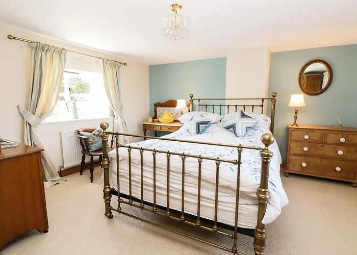 Auburn House * Nawton